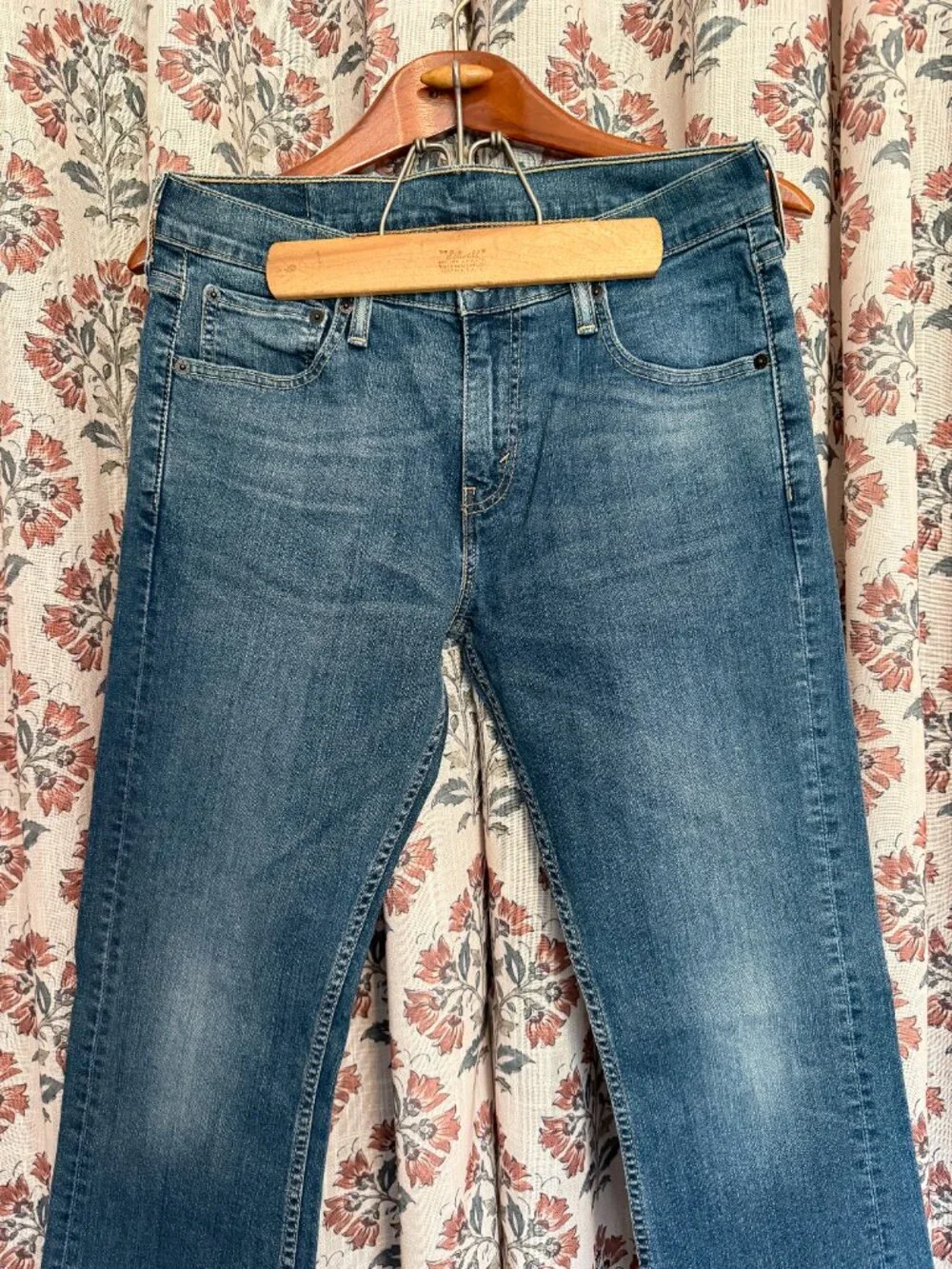 Levis men size